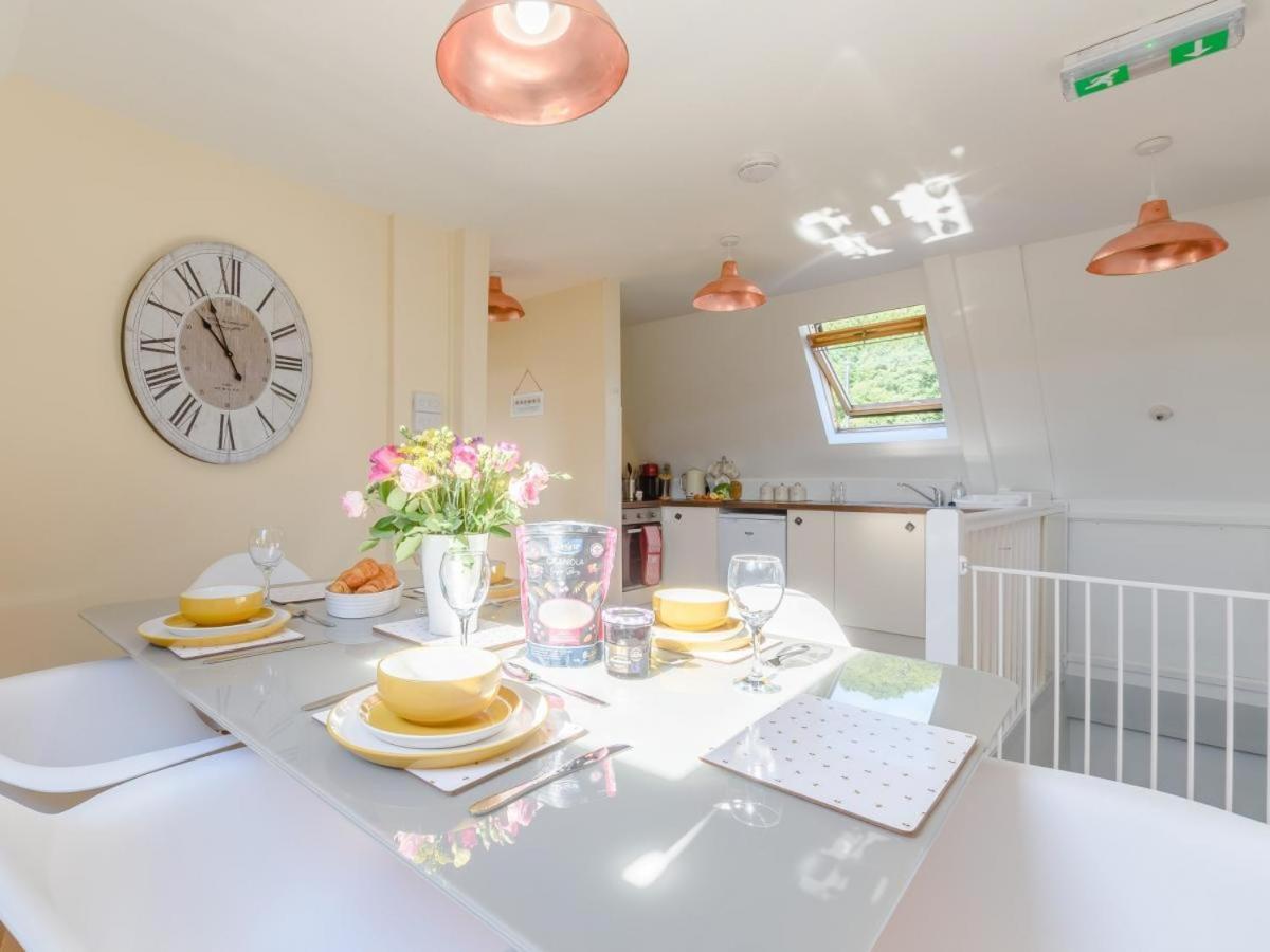 Waters Edge Apartment Ystradgynlais 外观 照片